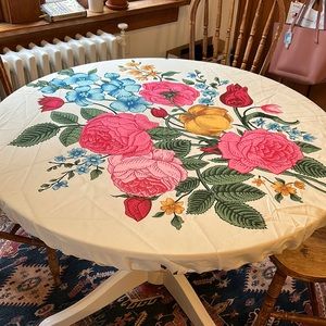 Fitted Round Tablecloth